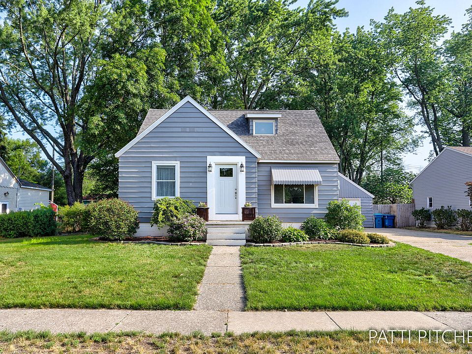 1st image of 1131 Woodlawn Ave