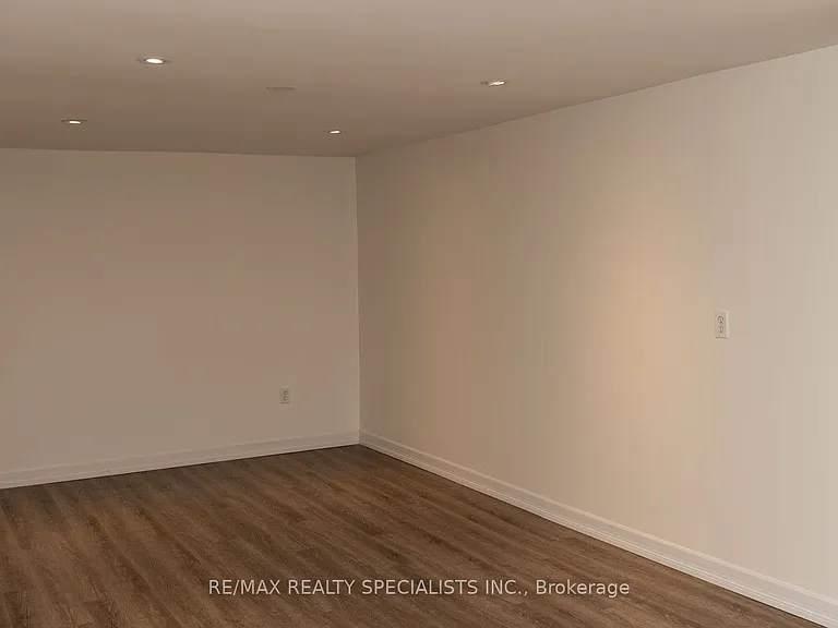 477 Scott St #BASEMENT — Photo 5