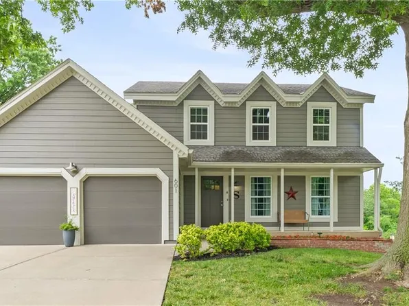 601 N Persimmon Dr, Olathe, KS 66061