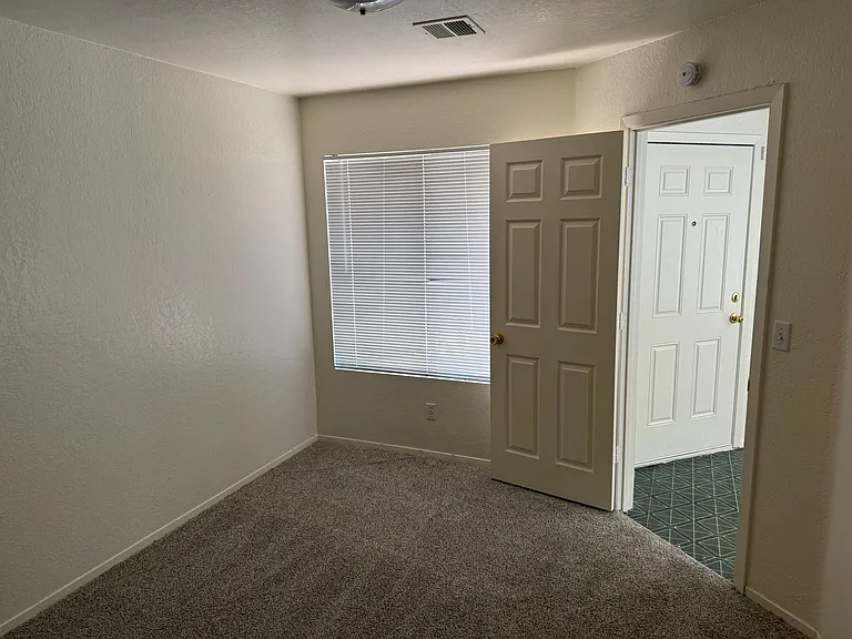 3838 Terrazzo Ave — Photo 9