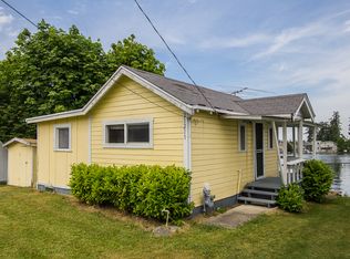 21211 Island Pkwy E, Lake Tapps, WA 98391