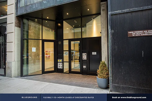 Rented by The Blueground | media 21