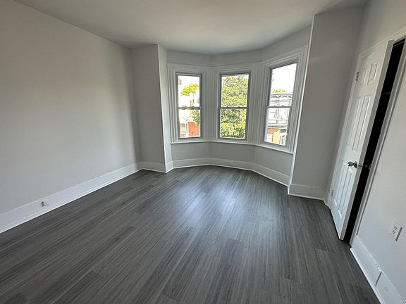 4th image of 123 W Ashmead St