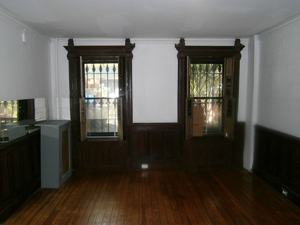 1st image of 271 Macdonough St #1