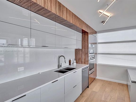 4th image of 400 S Pointe Dr APT 2403