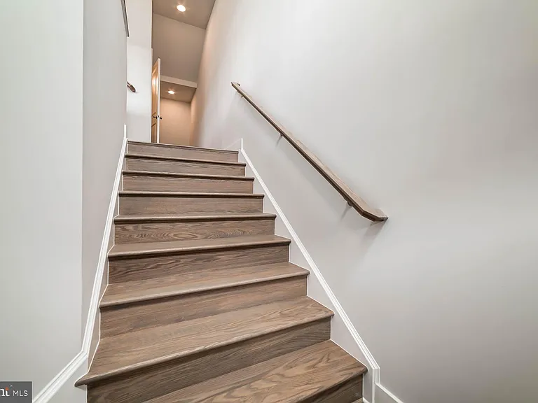 6227 Almerico Pl — Photo 71