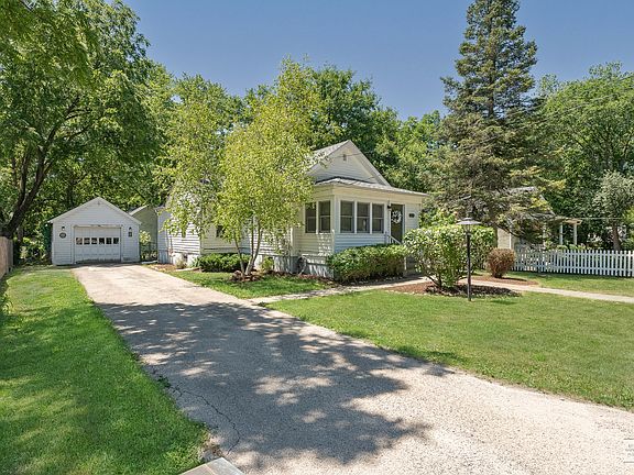 Great detached garage & extra long private driveway!