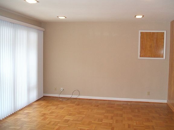 3rd image of 1220 Broadway