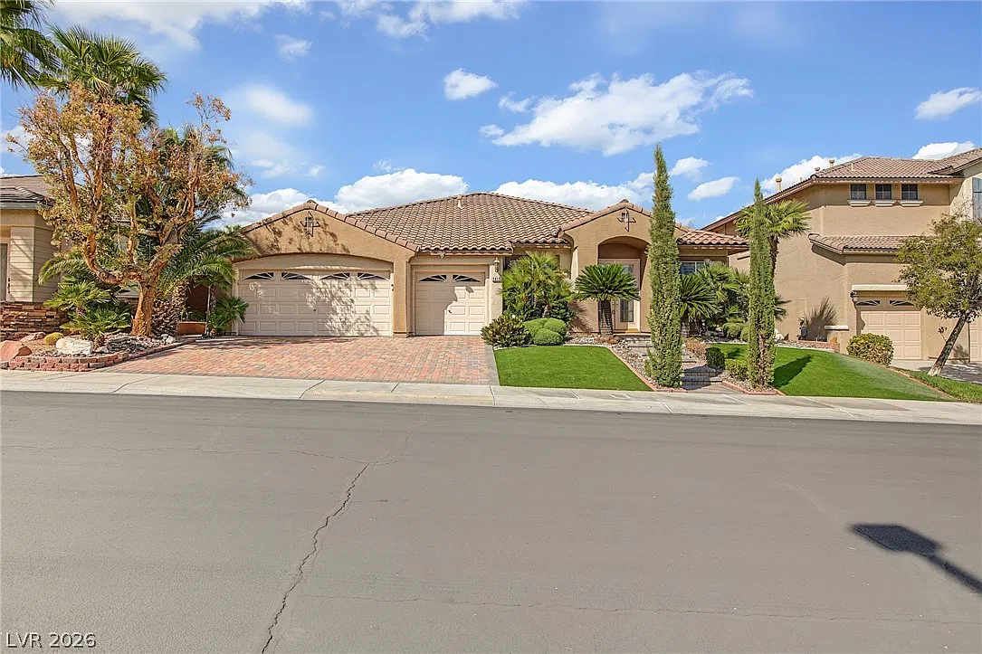 4 bed, 2.5 bath, 2615 sqft, $4,499 — Photo 3