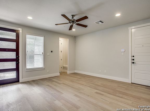 5th image of 103 Claremont Ave Unit 101
