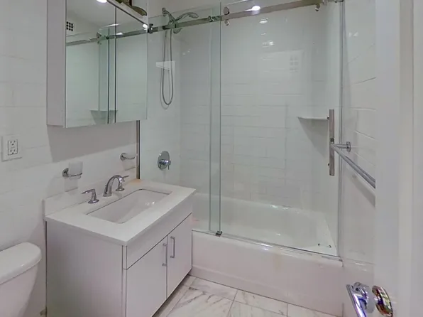 20 Beekman Place image 7 of 8