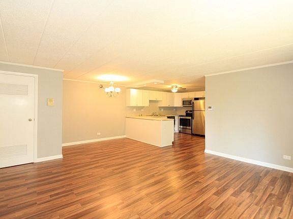2nd image of 1102 Mercury Dr Unit 1C