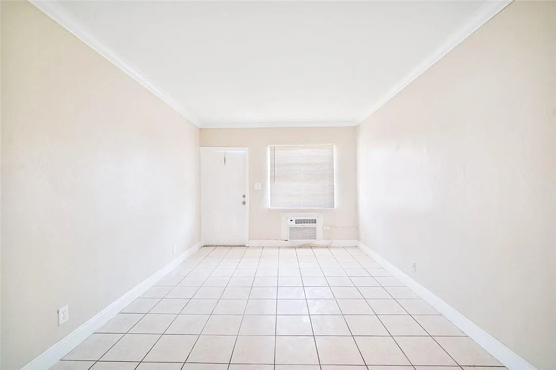700 Northwest 14th Terrace, Unit 733-1 — Photo 1