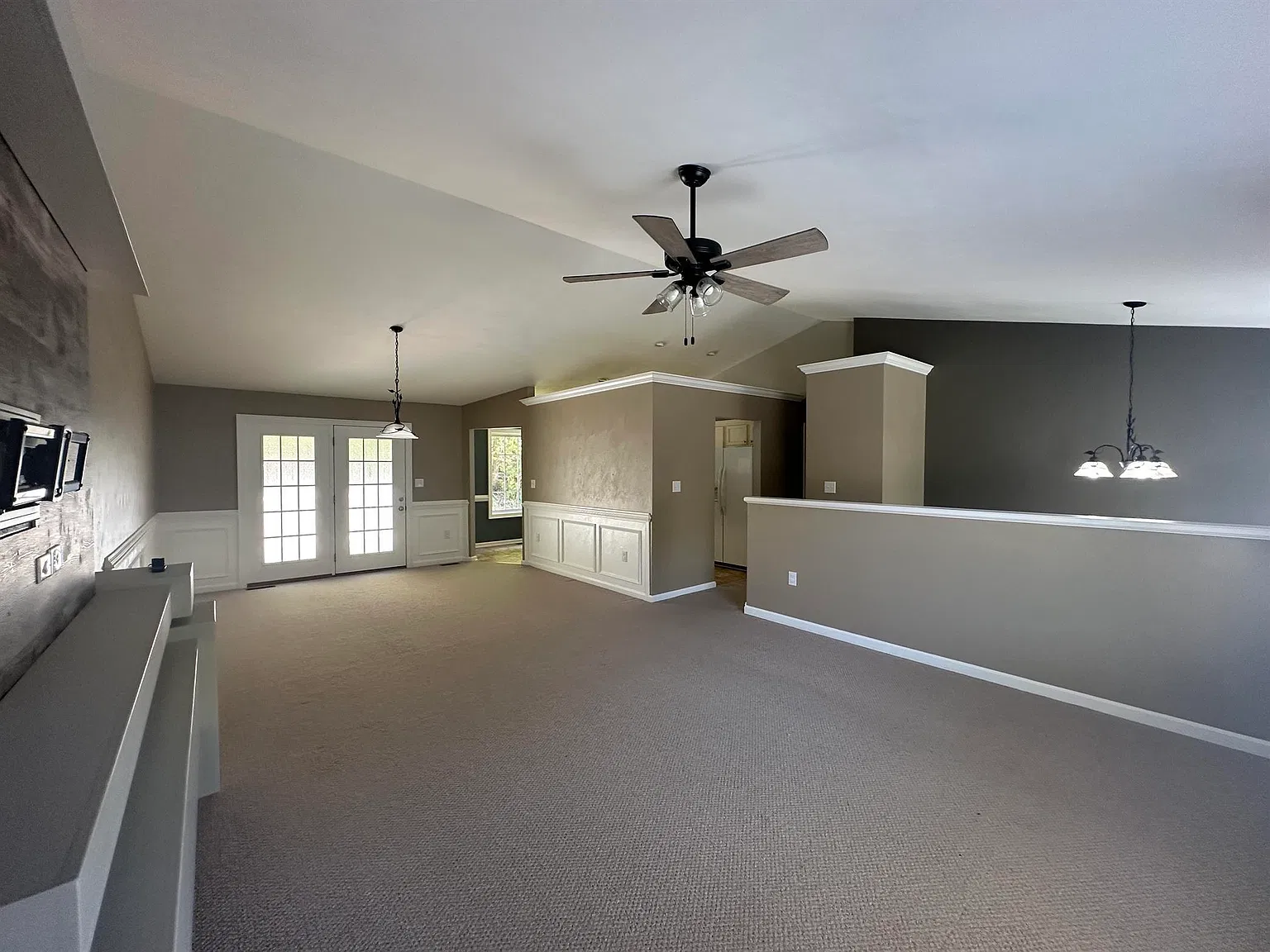 3 bed, 3.0 bath, 2288 sqft, $2,600 — Photo 4