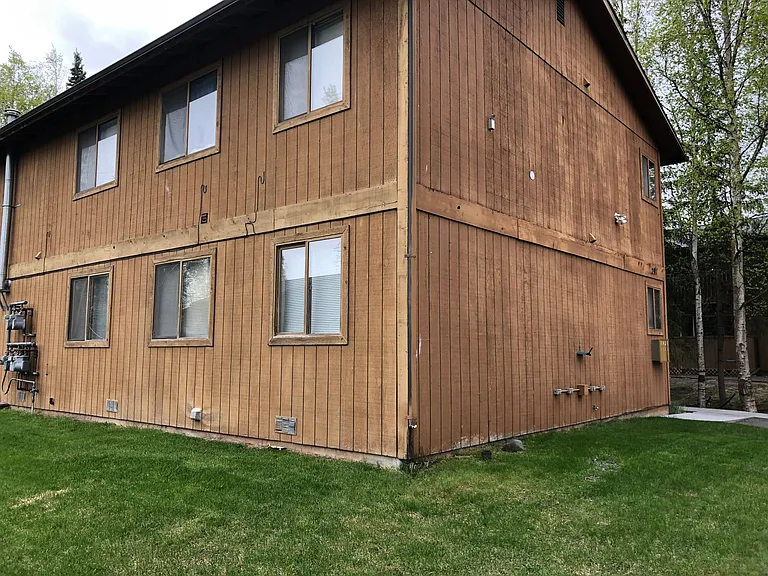 Freshly Renovated - Southside 3 Bedroom — Photo 13