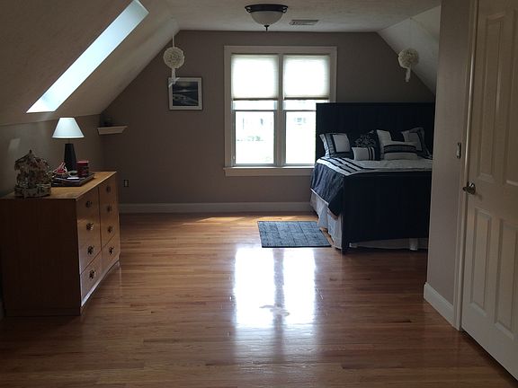 4th image of 12 Kings Grove Ln