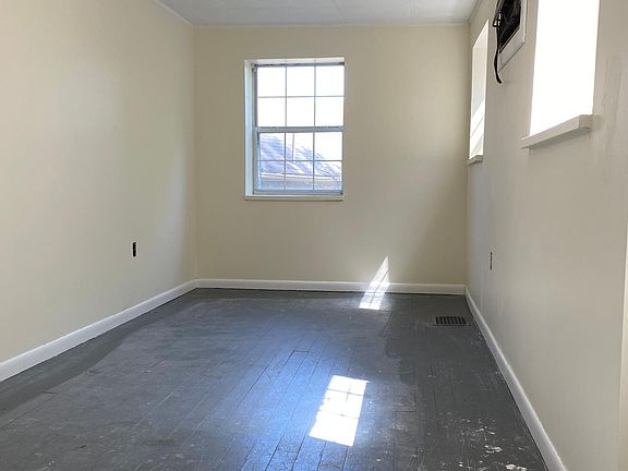 Extra room off from the kitchen