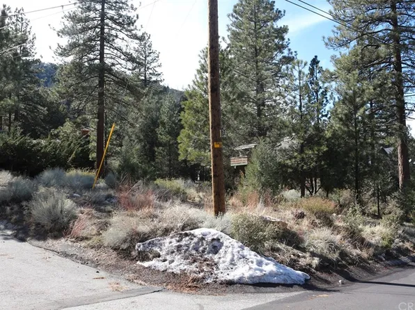 1709 Freeman Dr, Pine Mountain Club, CA 93222