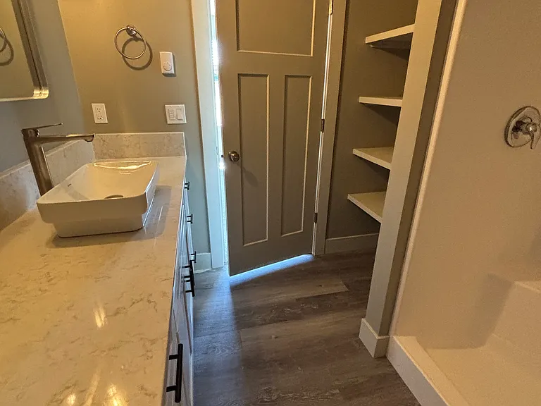 Seven Oaks Luxury Duplexes — Photo 44