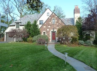 301 Greenway Rd, Ridgewood, NJ 07450