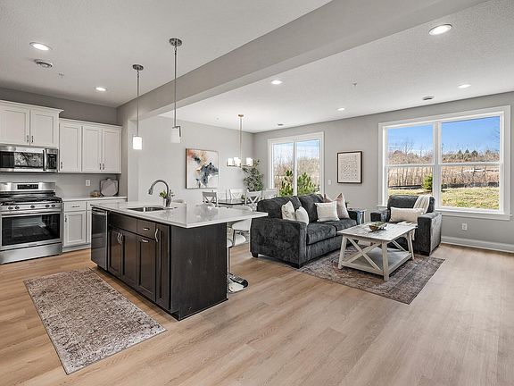 5th image of 9685 Cedarwood Ct