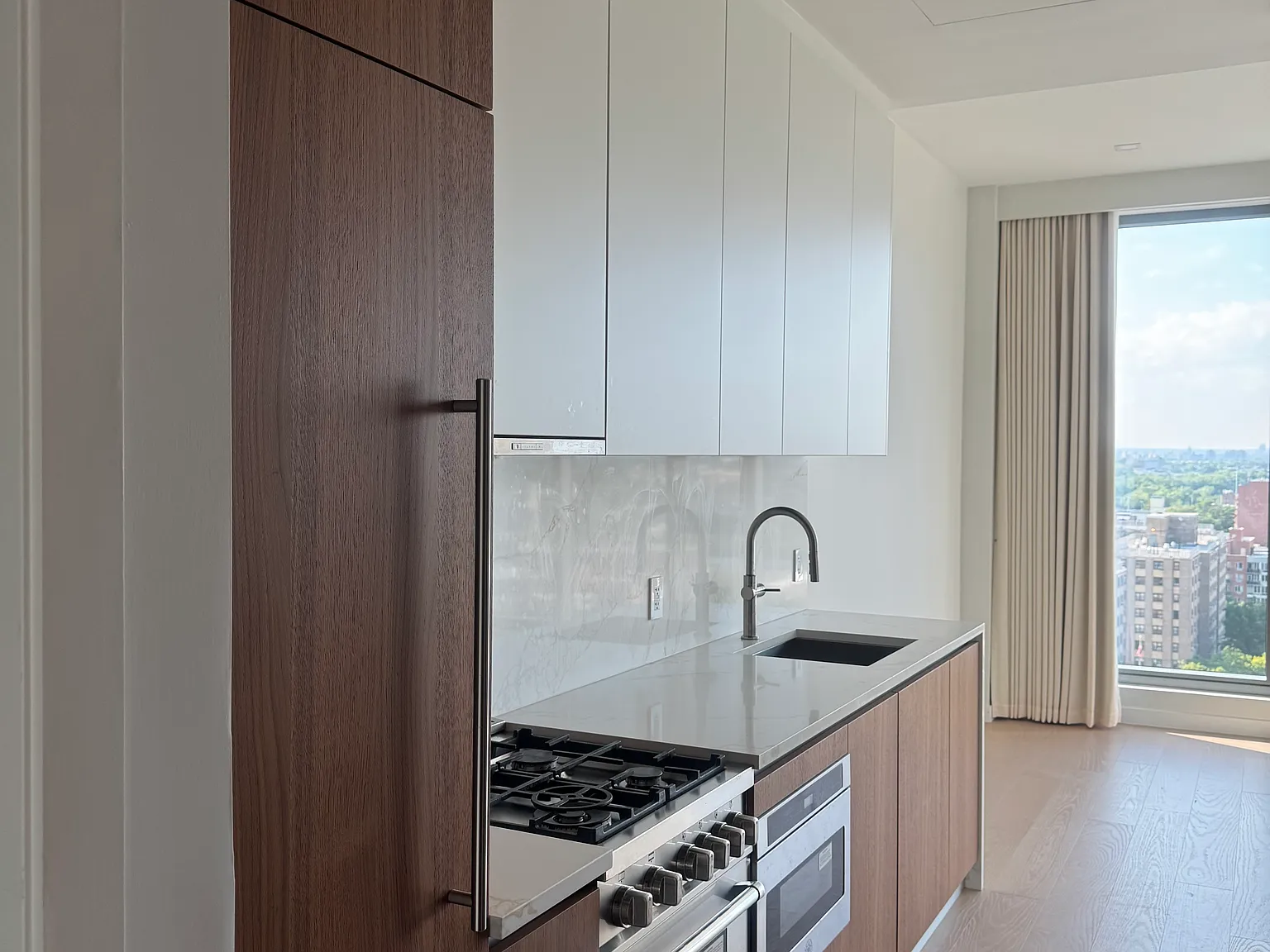 Studio, 392 sqft, $2,975 — Photo 2