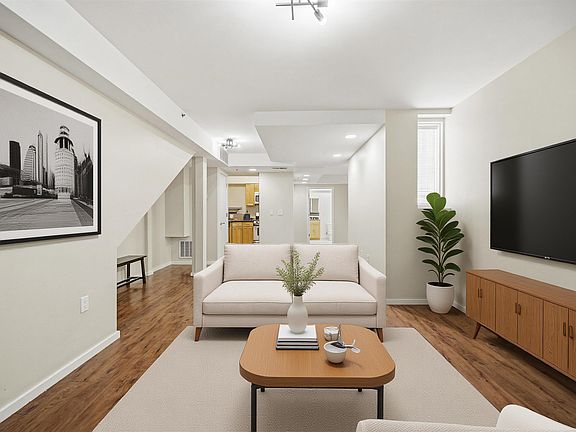 4th image of 425 28th St #101B