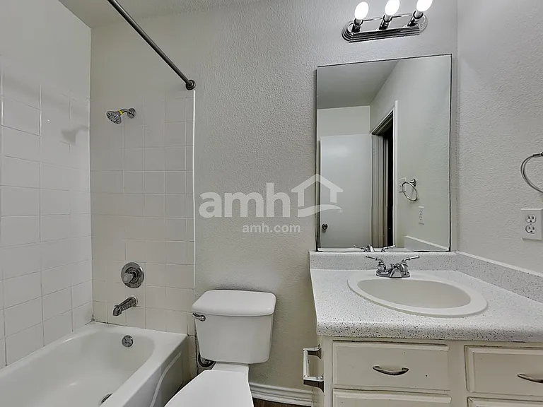 2207 Southeastern Trl — Photo 22