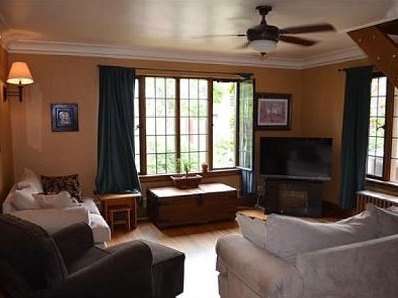 3rd image of 1449 Penn St APT 3