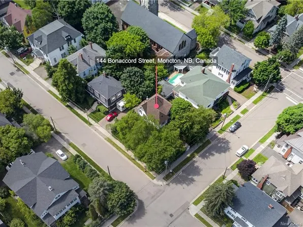 144 Bonaccord St, Moncton, NB E1C 5L6