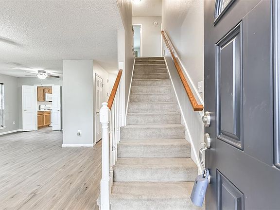 3rd image of 3903 Ivywood Dr
