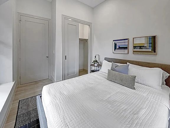 4th image of 250 W 91st St #3E