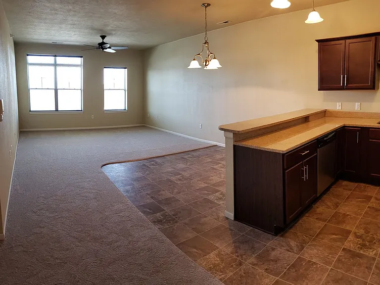 Highland Shores Apartments — Photo 24