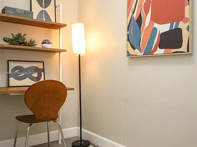 2761 SW 33rd Ave #2 — Photo 32