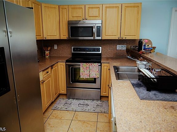 5th image of 716-718 Ichabod Ave S