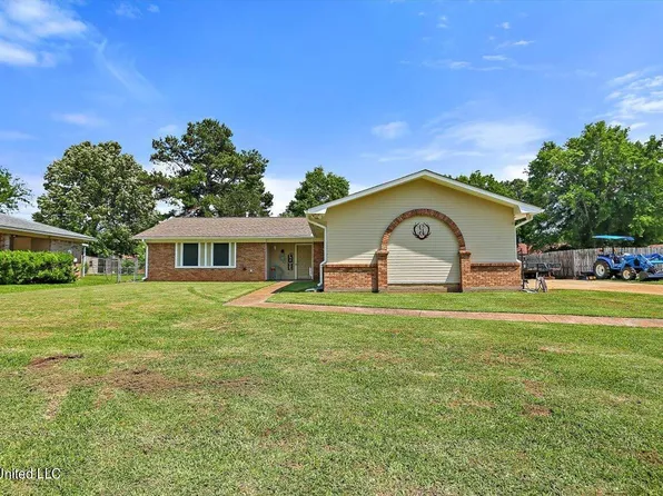630 Bruin Ave, Pearl, MS 39208