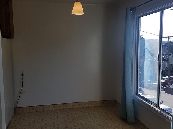 5th image of 235 Dublin St