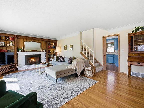 4th image of 6734 Wentworth Ave