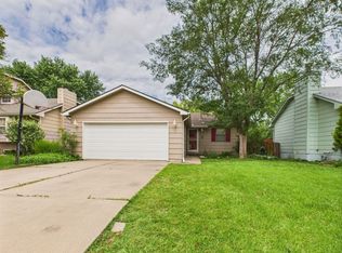244 W Village Lake Dr, Derby, KS 67037