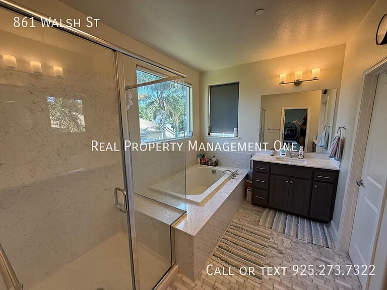 861 Walsh St — Photo 17