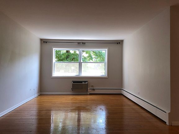 2nd image of 530 W Barry Ave APT 3E