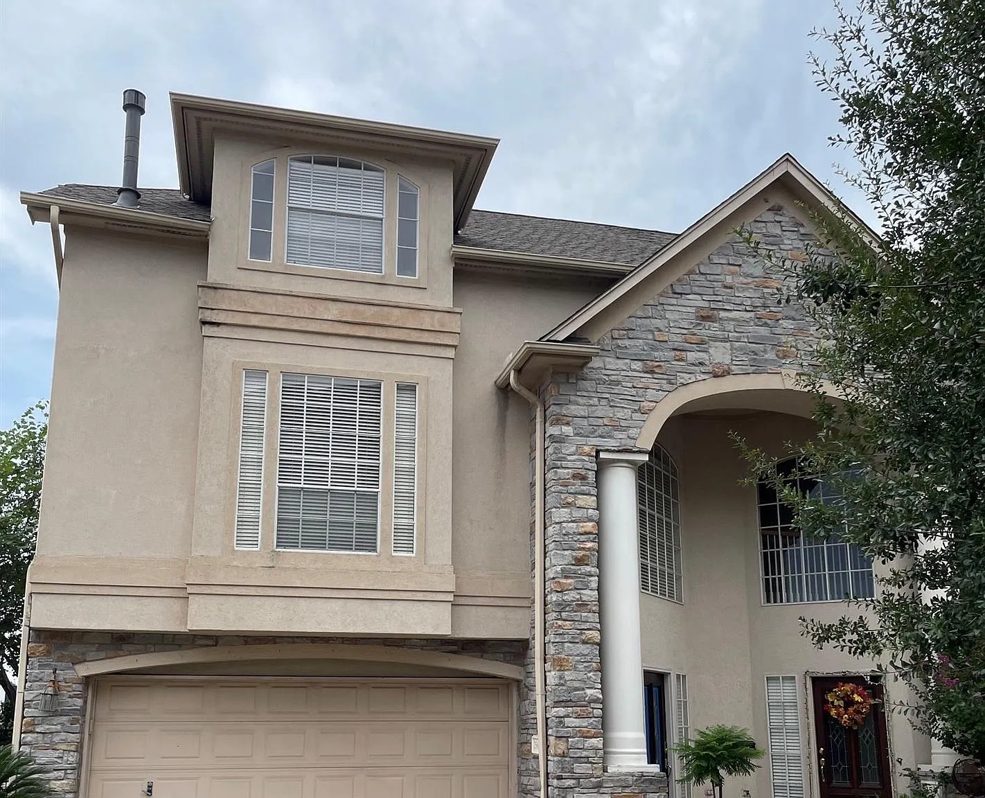 2 bed, 2.5 bath, 2339 sqft, $2,795 — Photo 1