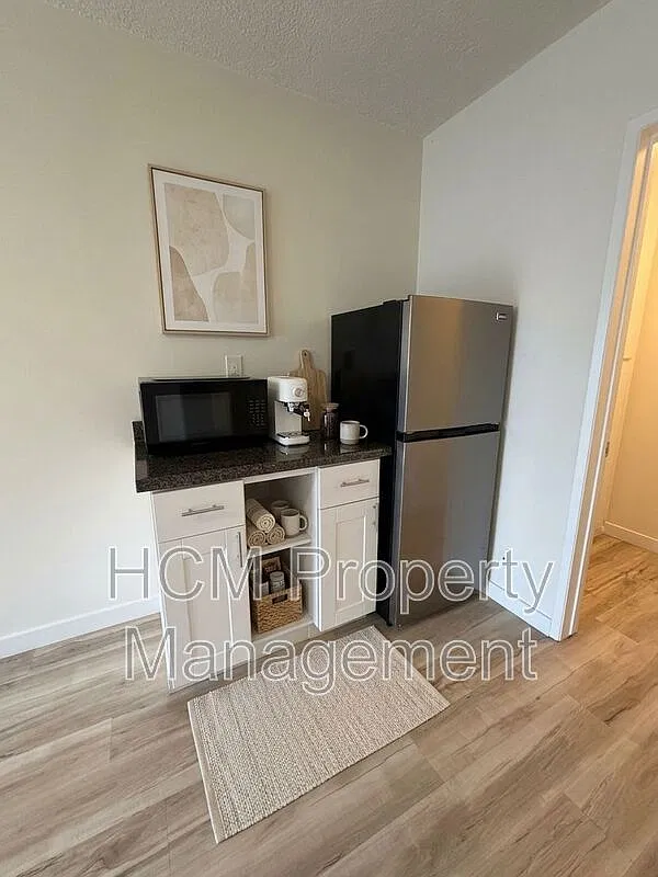 Studio, 1.0 bath, $1,395 — Photo 3