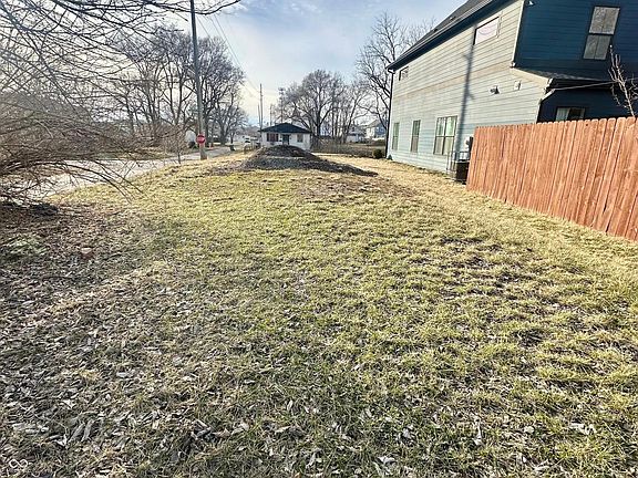 4th image of 1701 Montcalm St