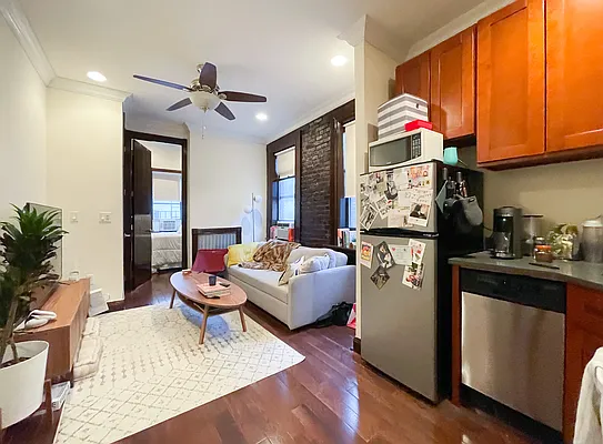 Rented by Kahen Properties | media 3