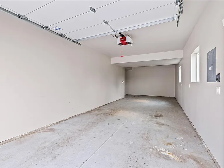 352 E Idaho St — Photo 32