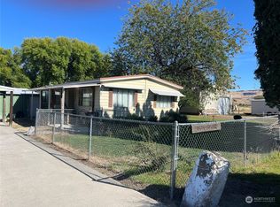 1635 Foster Ave, Bridgeport, WA 98813