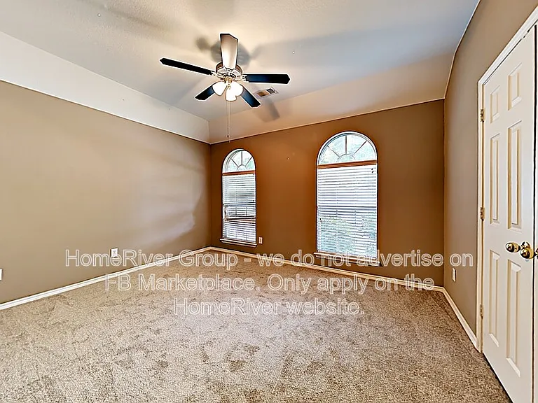 2405 N Brook Dr — Photo 12