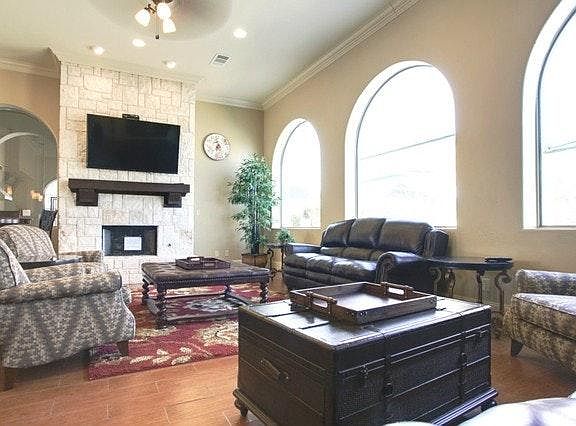 3rd image of 8712 Paradise Dr