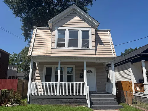 212 Owens St Photo 1